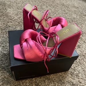Brand new EGO Cushy Fuschia heels US sz 9
